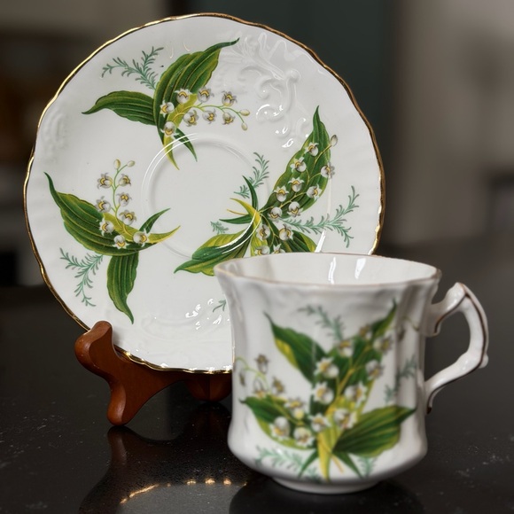 Hammersley Bone China Teacup & Saucer Lily of the Valley - Picture 3 of 5
